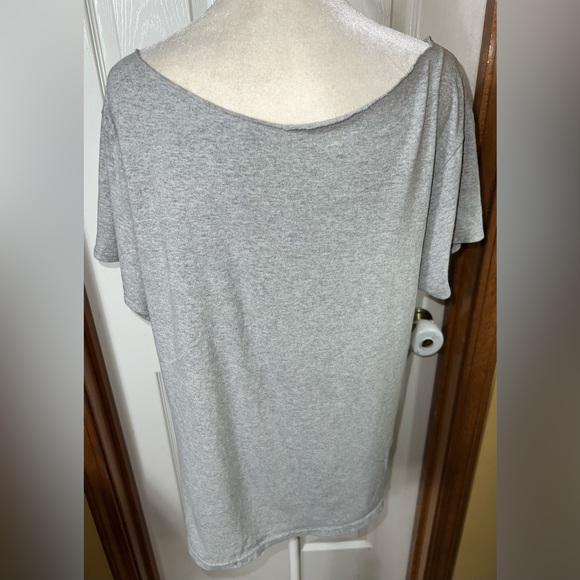 (READ) Tom and Jerry Graphic Tee T Shirt Top Short Sleeve Grey/Red Women’s L - Picture 2 of 2